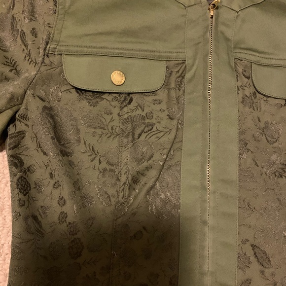 Guess jacket with gold details - Picture 2 of 3